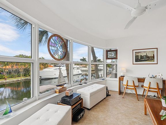 4th image of 3031 NE 51st Street #201w