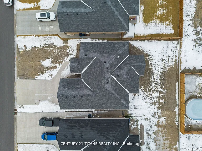 19 Tracy Dr — Photo 35