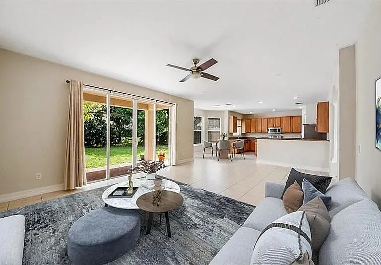 8477 Breezy Hill Dr — Photo 8