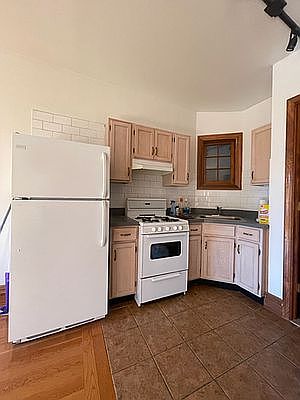 1st image of 162 7th Ave APT B4