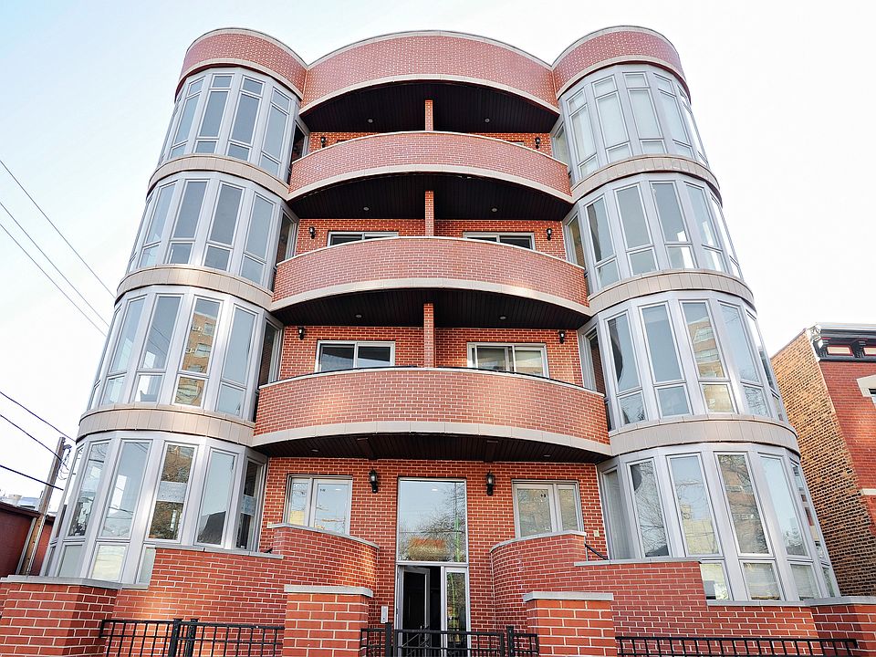 1st image of 2741 N Sheffield Ave #1N
