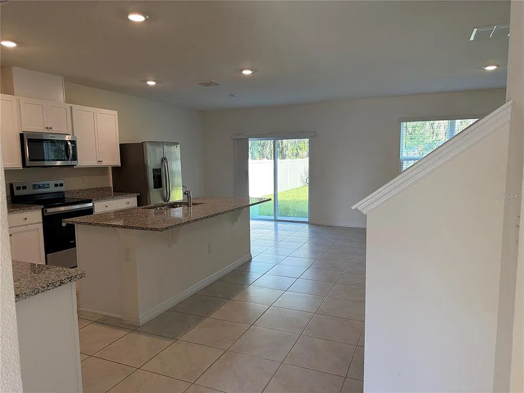 5 bed, 3.0 bath, 2511 sqft, $2,800 — Photo 4