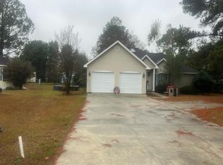 2120 Alexis Dr, Claxton, GA 30417