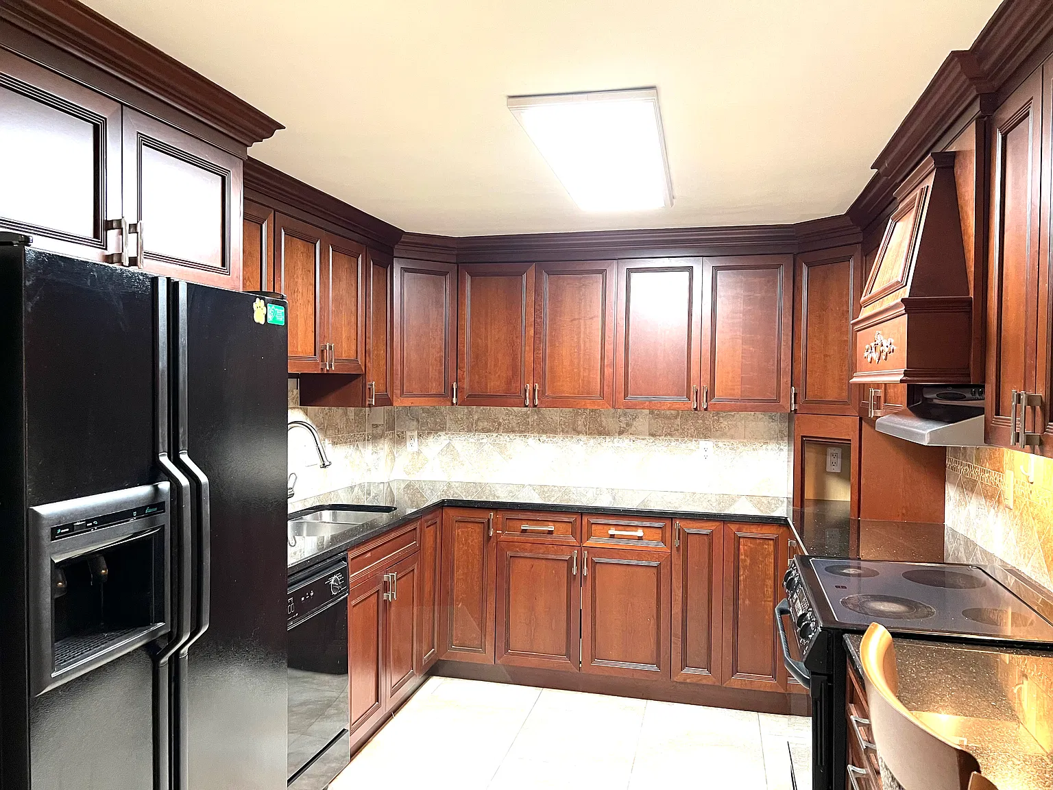3 bed, 1644 sqft, $4,600 — Photo 4