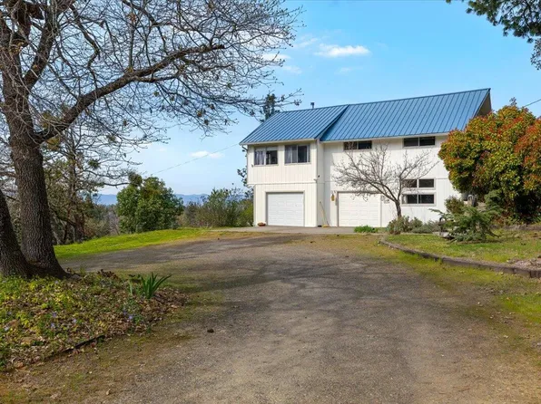 345 Carmen Rd, Talent, OR 97540