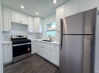 945 S H St, Oxnard, CA 93030