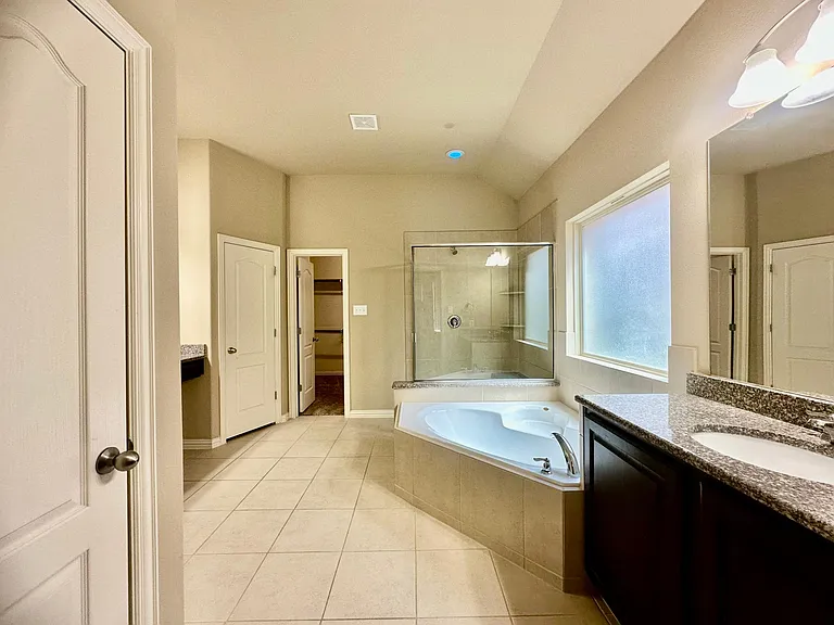 4001 Muscadine Dr — Photo 34