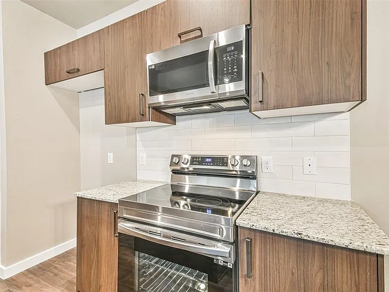 9896 Grosbeak Ln — Photo 8