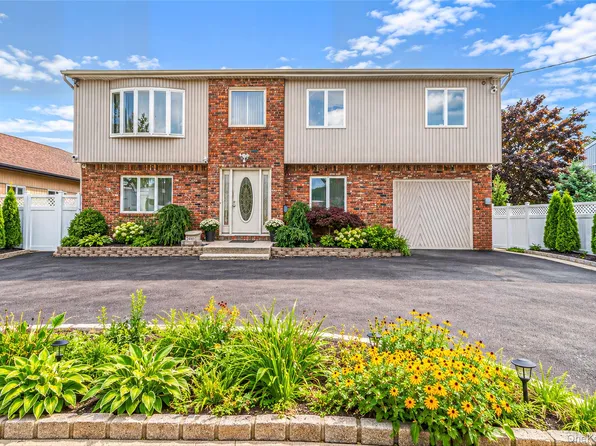 240 N Virginia Avenue, Massapequa, NY 11758