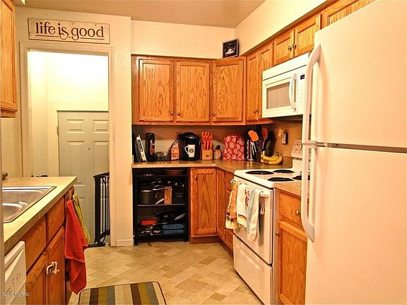 3069 Mount Olivet Road 05 Kitchen