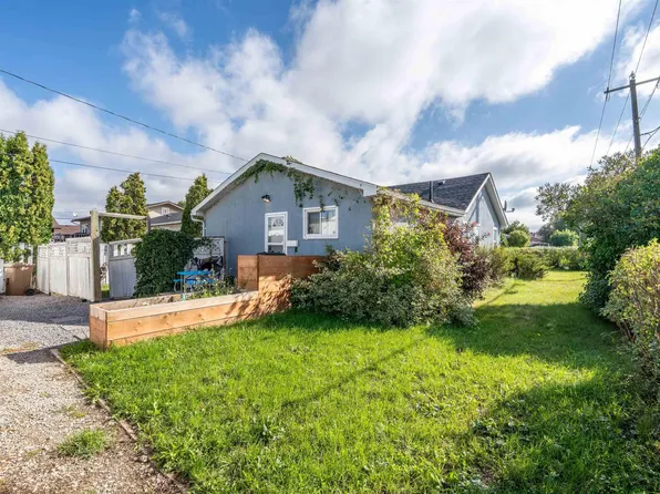4702 50th Ave, Cold Lake, AB T9M 1Y9