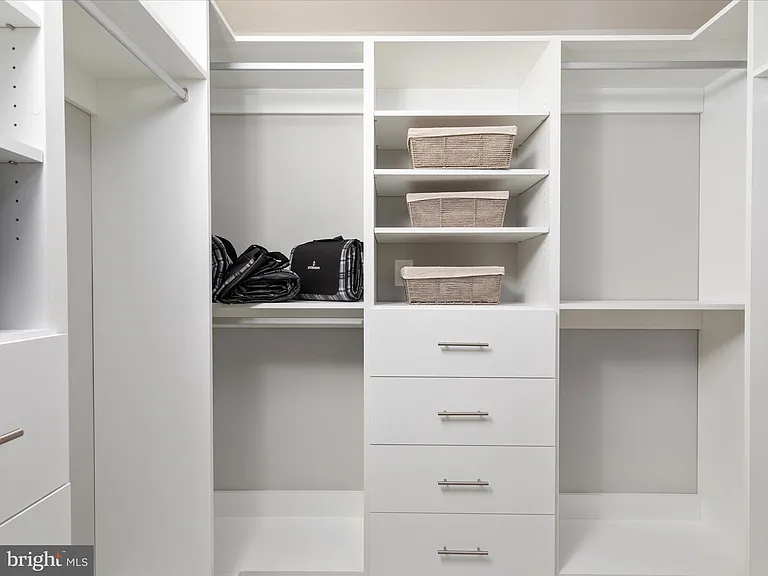 1341 Aspen NW — Photo 19