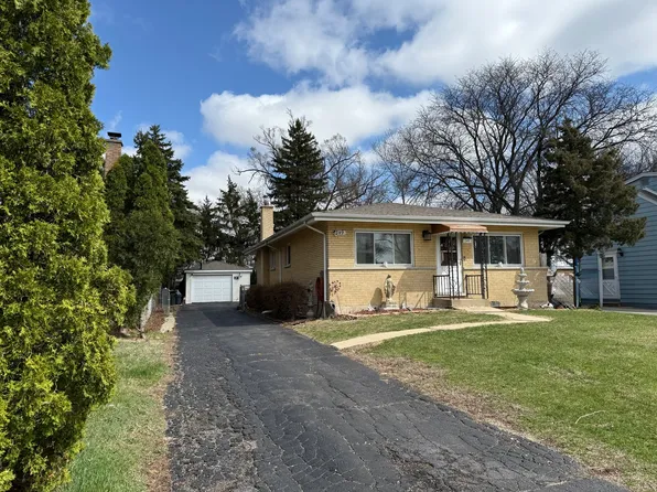 349 Catalpa Ave, Wood Dale, IL 60191