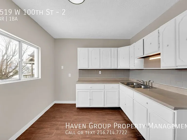 3519 W 100th St #2 — Photo 10