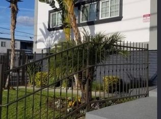 7050 Woodman Ave #16, Van Nuys, CA 91405