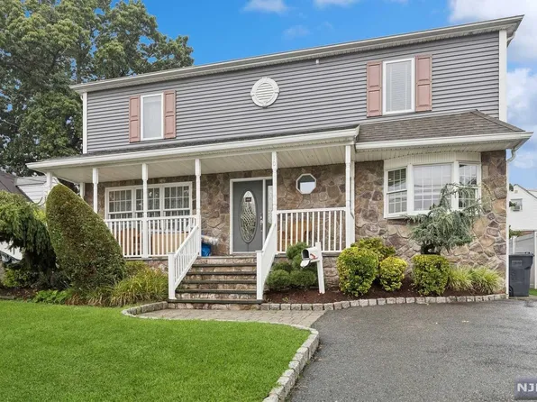 10 Sussex Rd, Bergenfield, NJ 07621