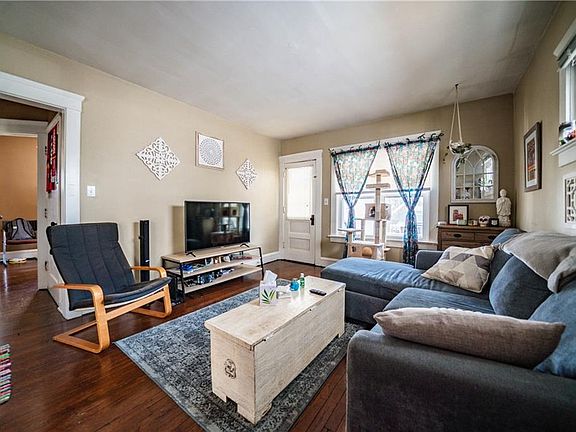 4th image of 1598 Elmwood Ave