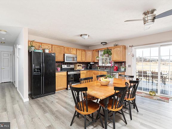3rd image of 125 Mulberry Ln