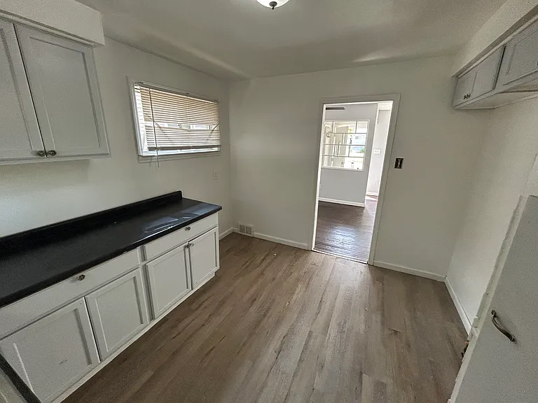 28326 Rosewood St — Photo 3