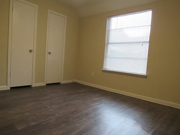 The Metropolis Apartments — Photo 98