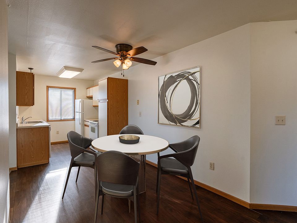 Grand Forks, ND Autumn Ridge Apartments | Dining