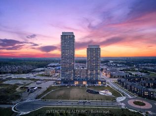 15 Skyridge Dr #421, Brampton, ON L6P 4N9