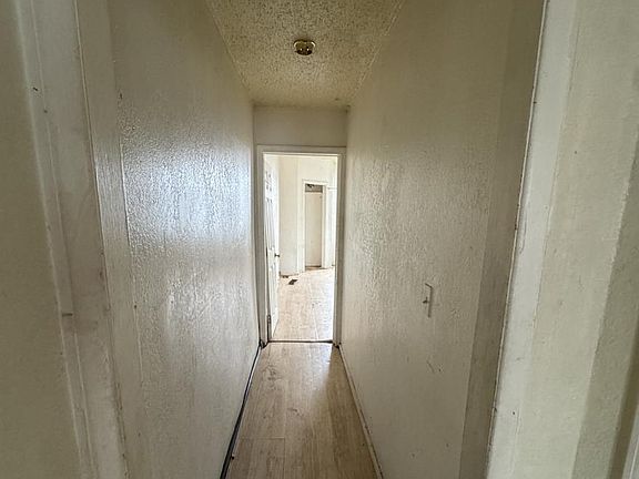 3rd image of 4729 N Camac St