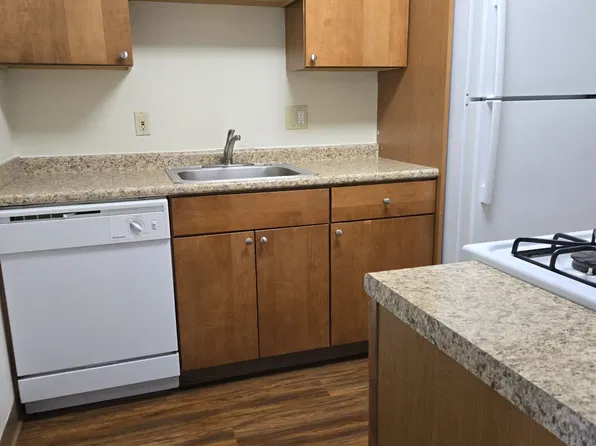 2251 Washington St APT B, Newton, MA 02462