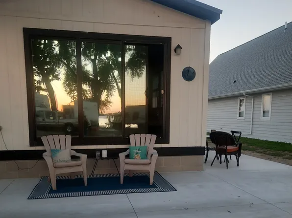 603 Frontier Dr, North Platte, NE 69101
