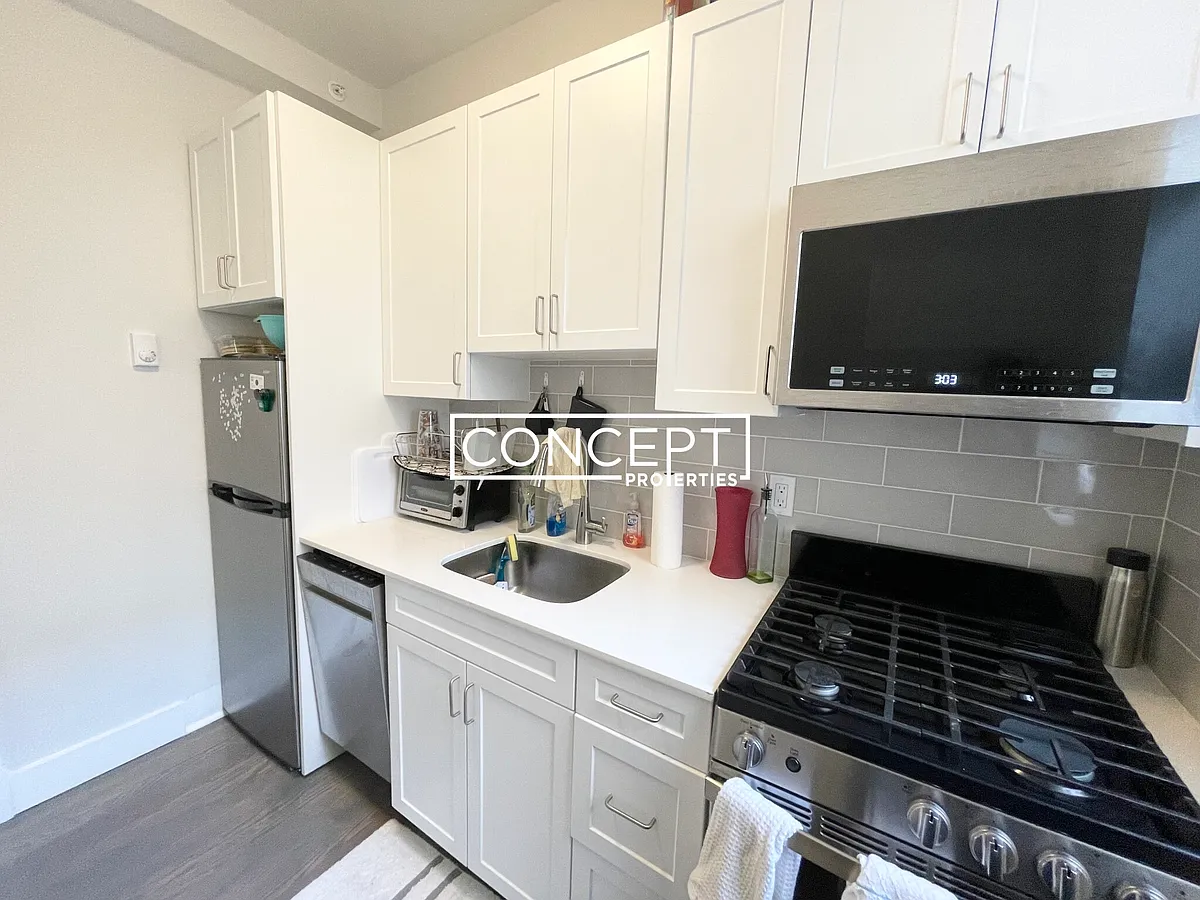 Building Photo - 77 Park Dr #15CP