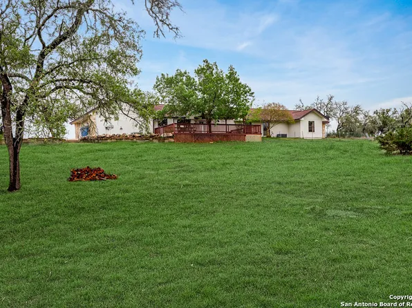 212 SISTERDALE RD, Boerne, TX 78006