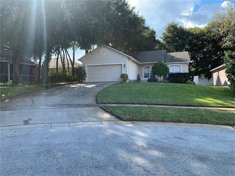 2nd image of 950 Hilly Bend Dr