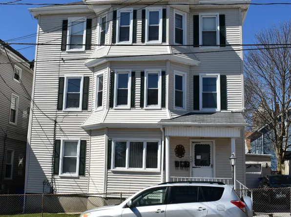 29 Lapham St, Fall River, MA 02721