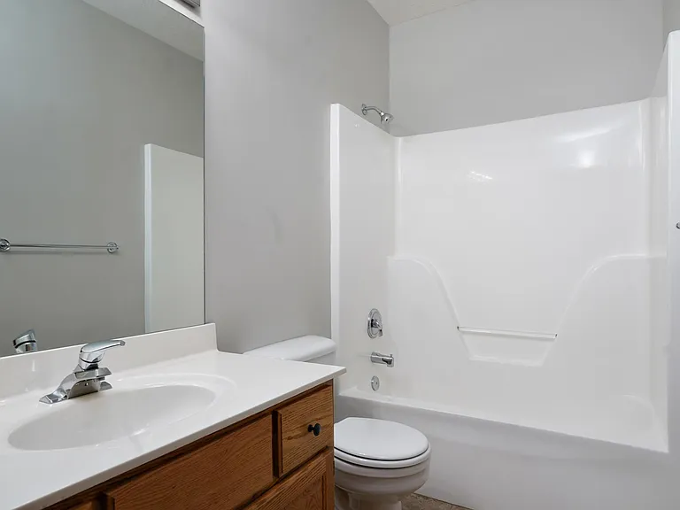 2062 W Willow Lakes Cv — Photo 3