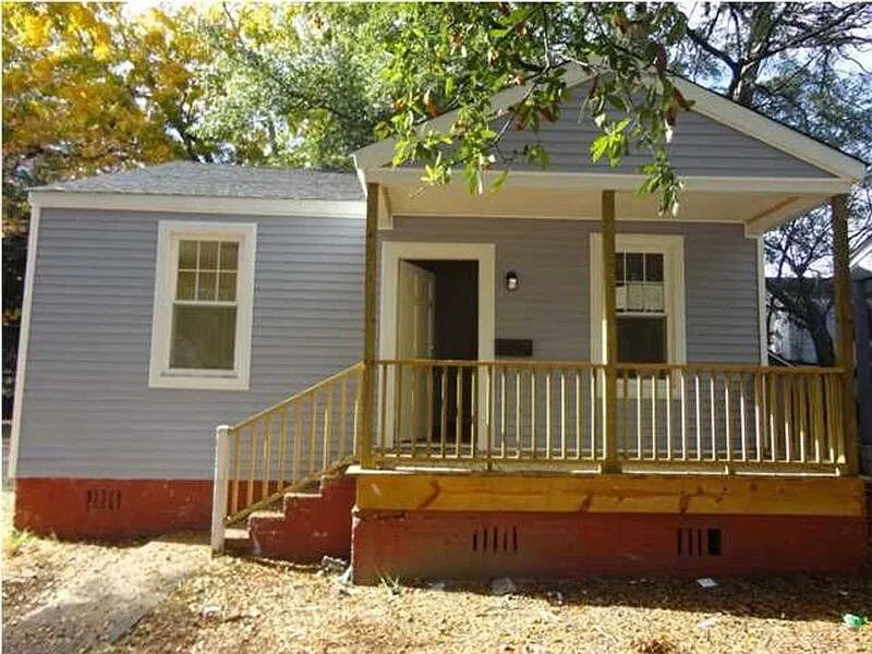 2 bed, 1.0 bath, 900 sqft, $1,350 — Photo 1