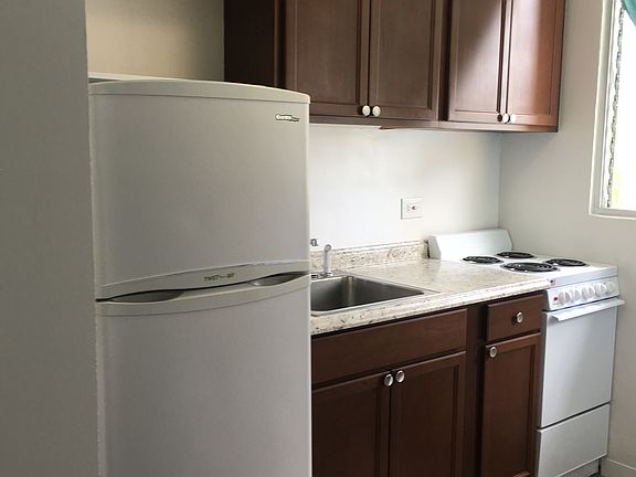 4th image of 747 Amana St APT 402