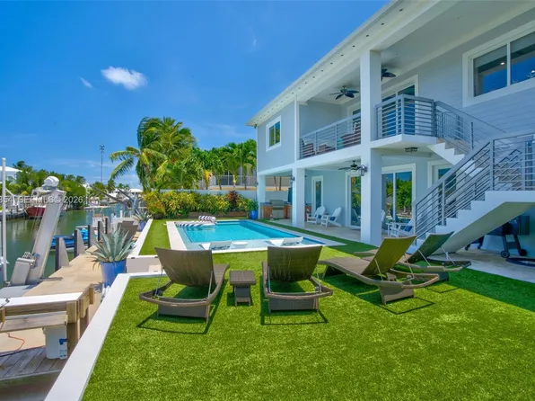 145 Venetian Dr, Lower Matecumbe Key, FL 33036