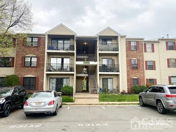 426 Lancaster Ct, Piscataway, NJ 08854