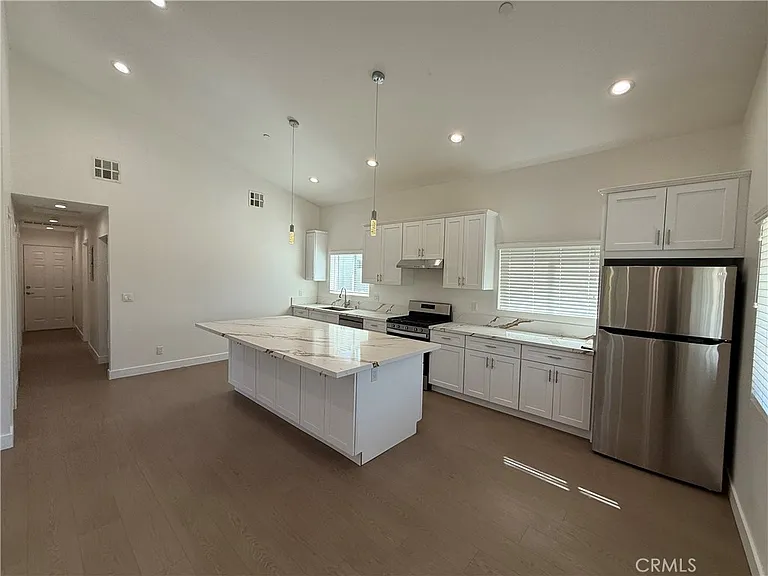9132 Balcom Ave — Photo 8
