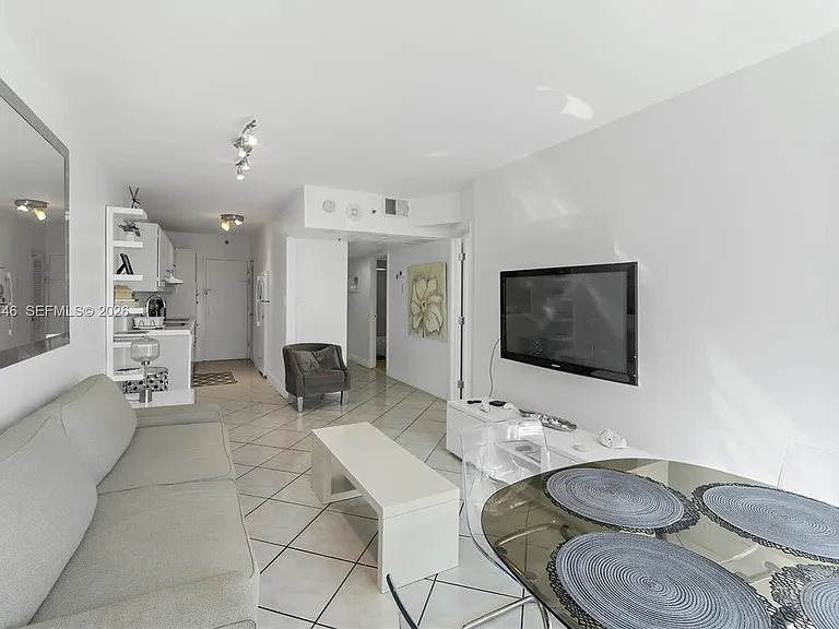 100 Lincoln Rd #638 — Photo 8