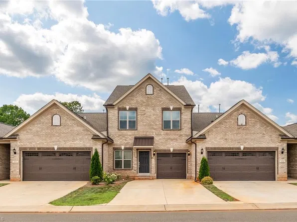 1030 Beechcraft Dr, Mebane, NC 27302