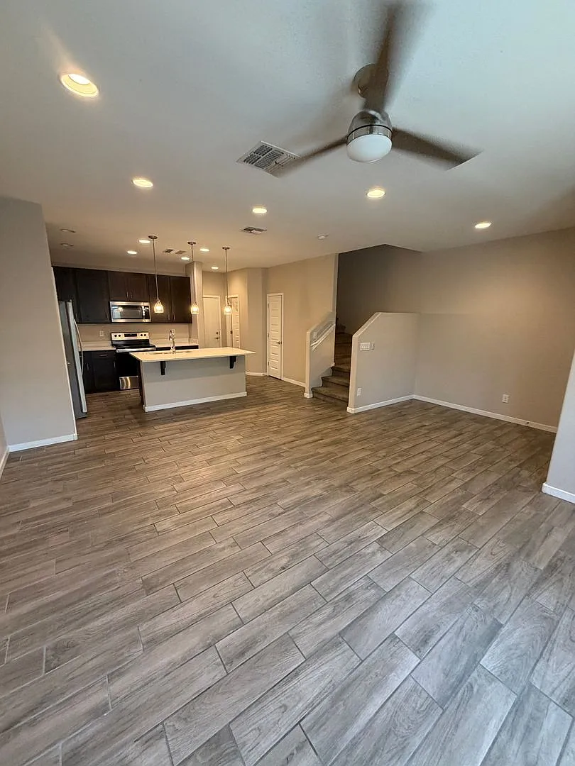 Beautiful newer townhome in the heart of Tempe — Photo 4