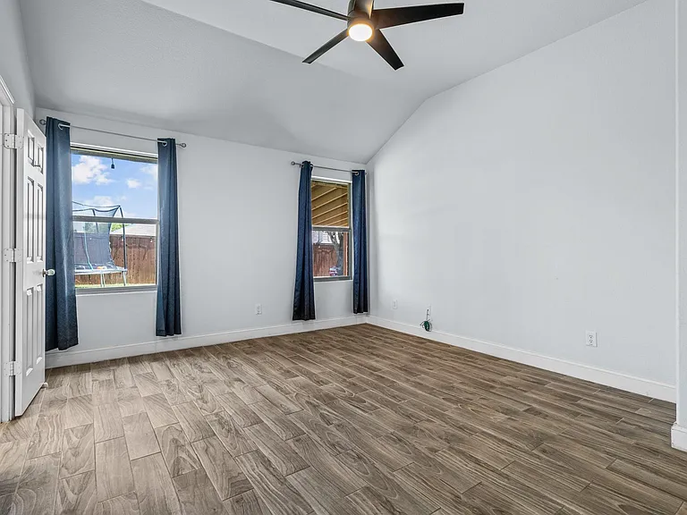 5540 Crestwood Dr — Photo 16