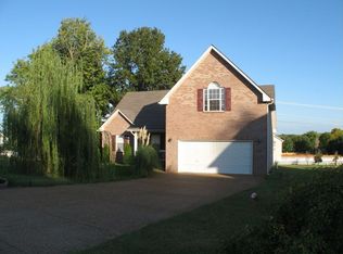 1558 Halifax Dr, Spring Hill, TN 37174