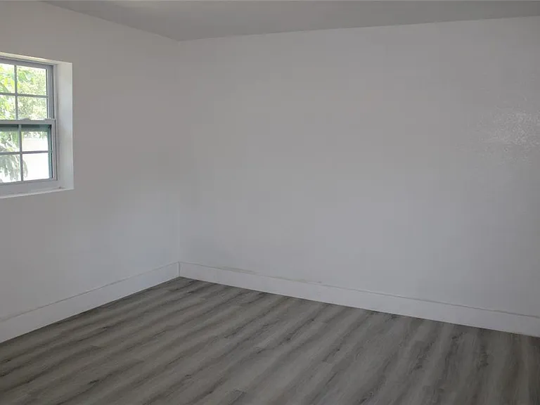 1523 S Fredrica Ave — Photo 5