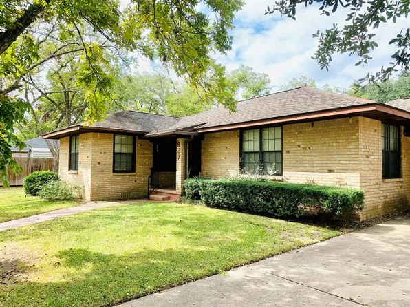 927 E Walnut St, La Grange, TX 78945