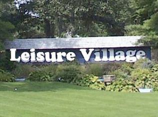 359 Woodbridge Dr UNIT B, Ridge, NY 11961