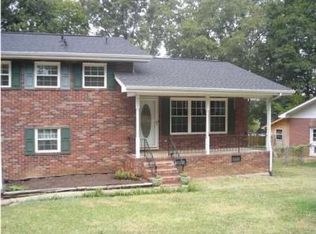 55 Robin Ann Ln, Fort Oglethorpe, GA 30742