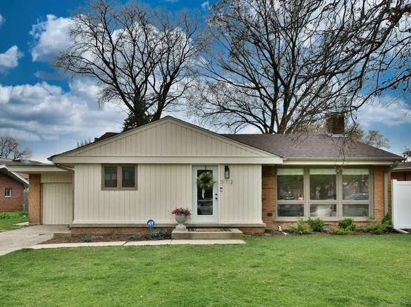 312 E Huntington Ln, Elmhurst, IL 60126