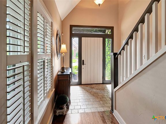 3rd image of 6 Cotswold Ln